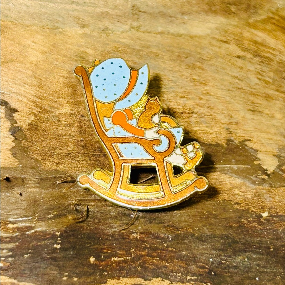 Vintage Holly Hobbie Enamel Pin Back Collectors Enamel Reading